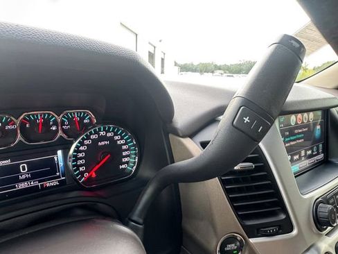 Used 2019 GMC Yukon XL SLT w/ Premium Edition RWD image 12