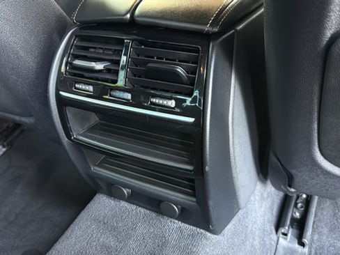 Used 2019 BMW M550i xDrive w/ Premium Package AWD/4WD image 25