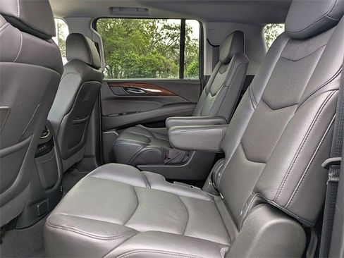 Used 2020 Cadillac Escalade ESV Premium Luxury image 14