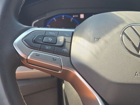 Used 2021 Volkswagen Atlas Cross Sport SEL Premium image 35