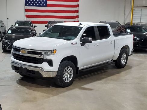 Used 2023 Chevrolet Silverado 1500 LT w/ Z71 Off-Road Package AWD/4WD image 38