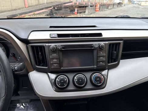 Used 2013 Toyota RAV4 LE AWD/4WD image 26