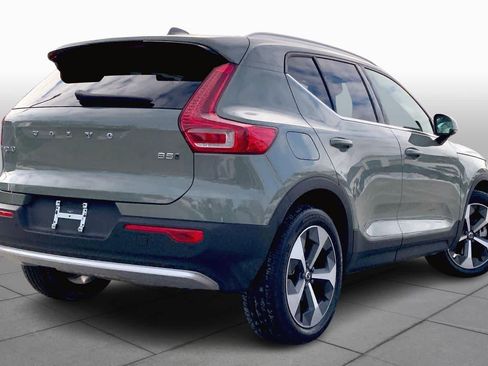 Used 2025 Volvo XC40 B5 Core w/ Protection Package Premier image 13