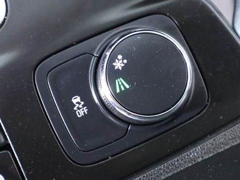 Used 2020 Chevrolet Traverse LS FWD image 27