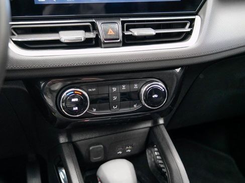 Used 2024 Chevrolet TrailBlazer LT w/ Convenience Package image 30