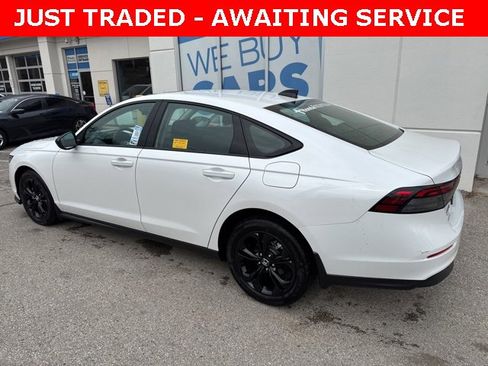 Certified 2025 Honda Accord SE image 6