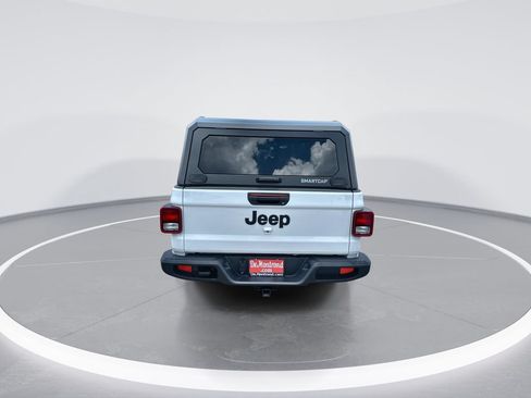 Used 2025 Jeep Gladiator Sport AWD/4WD image 7