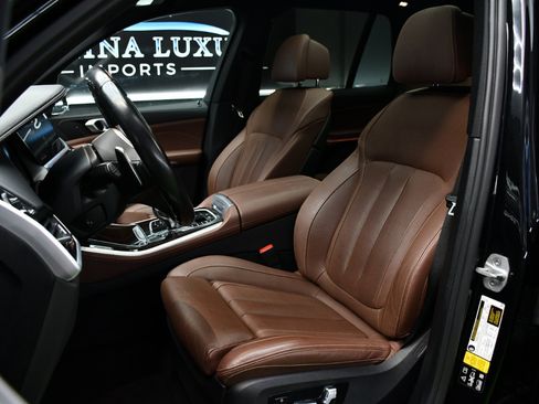 Used 2021 BMW X5 M50i w/ Premium Package image 22