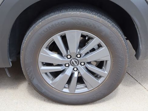 Used 2025 Nissan Pathfinder SV FWD image 29