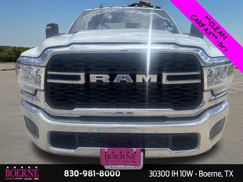 Used 2024 RAM 2500 Tradesman w/ Chrome Appearance Group AWD/4WD image 5