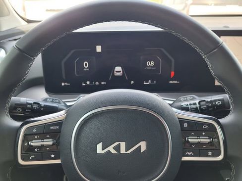 Used 2024 Kia Sorento SX FWD image 21
