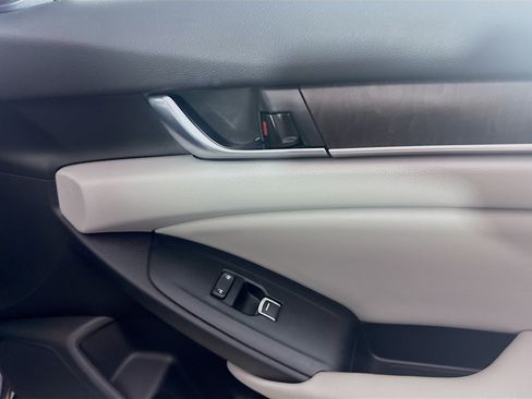 Used 2020 Honda Accord EX-L image 31