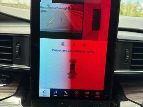 Used 2023 Ford Explorer Limited w/ Limited Technology Package image 16