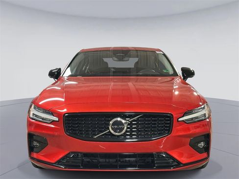 Used 2023 Volvo S60 B5 Plus image 5