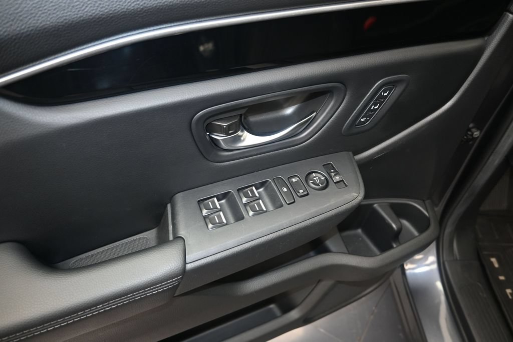 Used 2025 Honda Pilot EX-L image 11