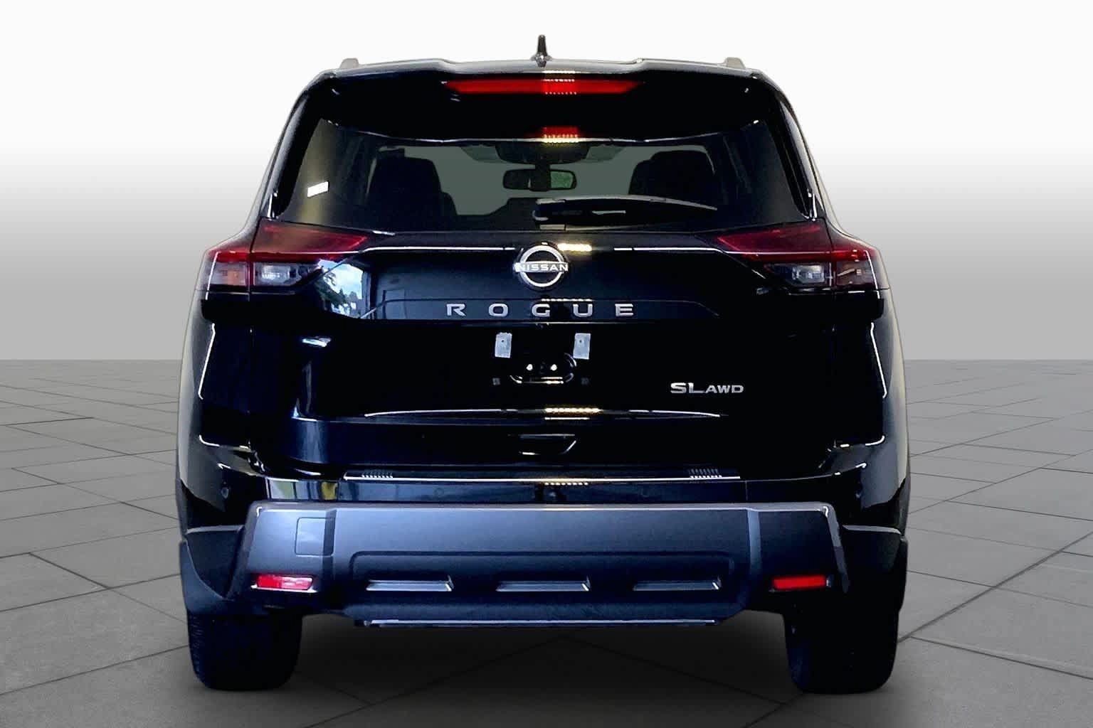 Used 2024 Nissan Rogue SL AWD/4WD image 5