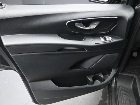 Used 2023 Mercedes-Benz Metris Passenger image 23