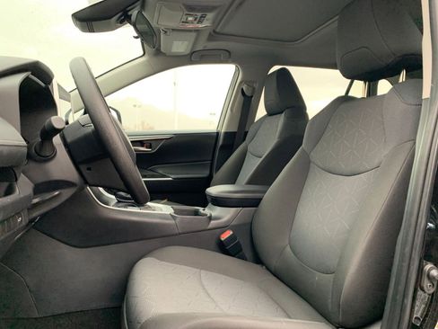 Used 2025 Toyota RAV4 XLE image 27