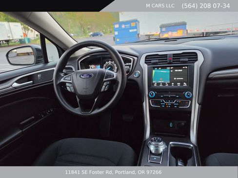 Used 2017 Ford Fusion SE w/ Fusion SE Technology Package FWD image 15