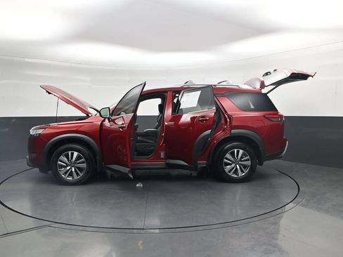 Used 2023 Nissan Pathfinder SL FWD image 42