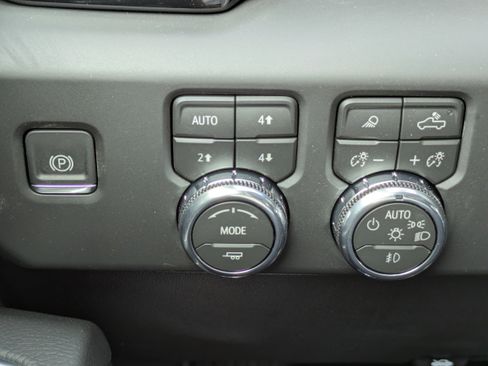 New 2026 GMC Sierra 3500 Denali w/ Denali Reserve Package image 26