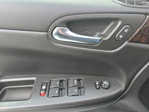 Used 2015 Chevrolet Impala LTZ image 16