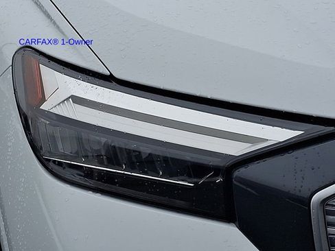 Used 2022 Audi Q4 e-tron Premium Plus image 10