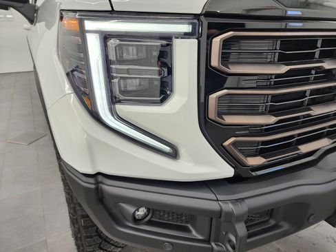 Used 2024 GMC Sierra 1500 AT4X image 26