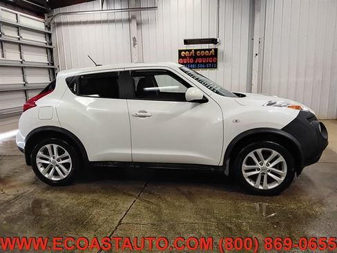 Used 2012 Nissan Juke SV AWD/4WD image 2
