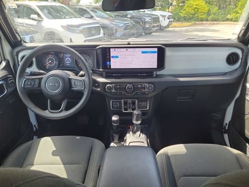 Used 2025 Jeep Wrangler Unlimited Sport AWD/4WD image 13