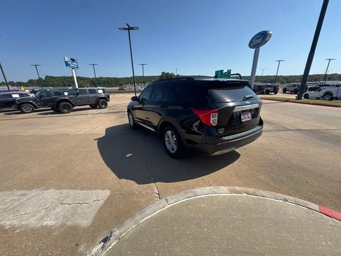 Used 2023 Ford Explorer XLT w/ Equipment Group 202A RWD image 6