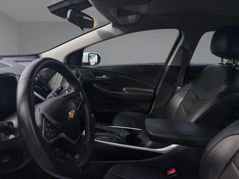 Used 2017 Chevrolet Volt LT w/ Comfort Package image 14