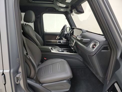 Used 2025 Mercedes-Benz G 550 image 9