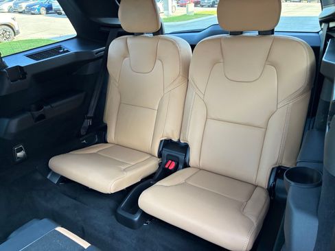 Used 2024 Volvo XC90 B6 Ultimate w/ Protection Package Premier AWD/4WD image 16