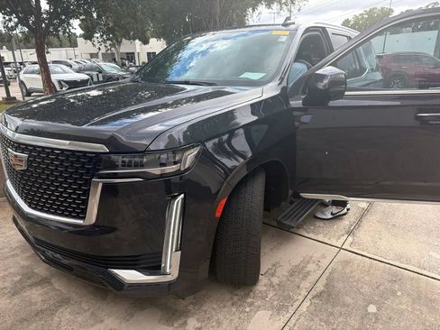 Used 2022 Cadillac Escalade Premium Luxury w/ Performance Package AWD/4WD image 9