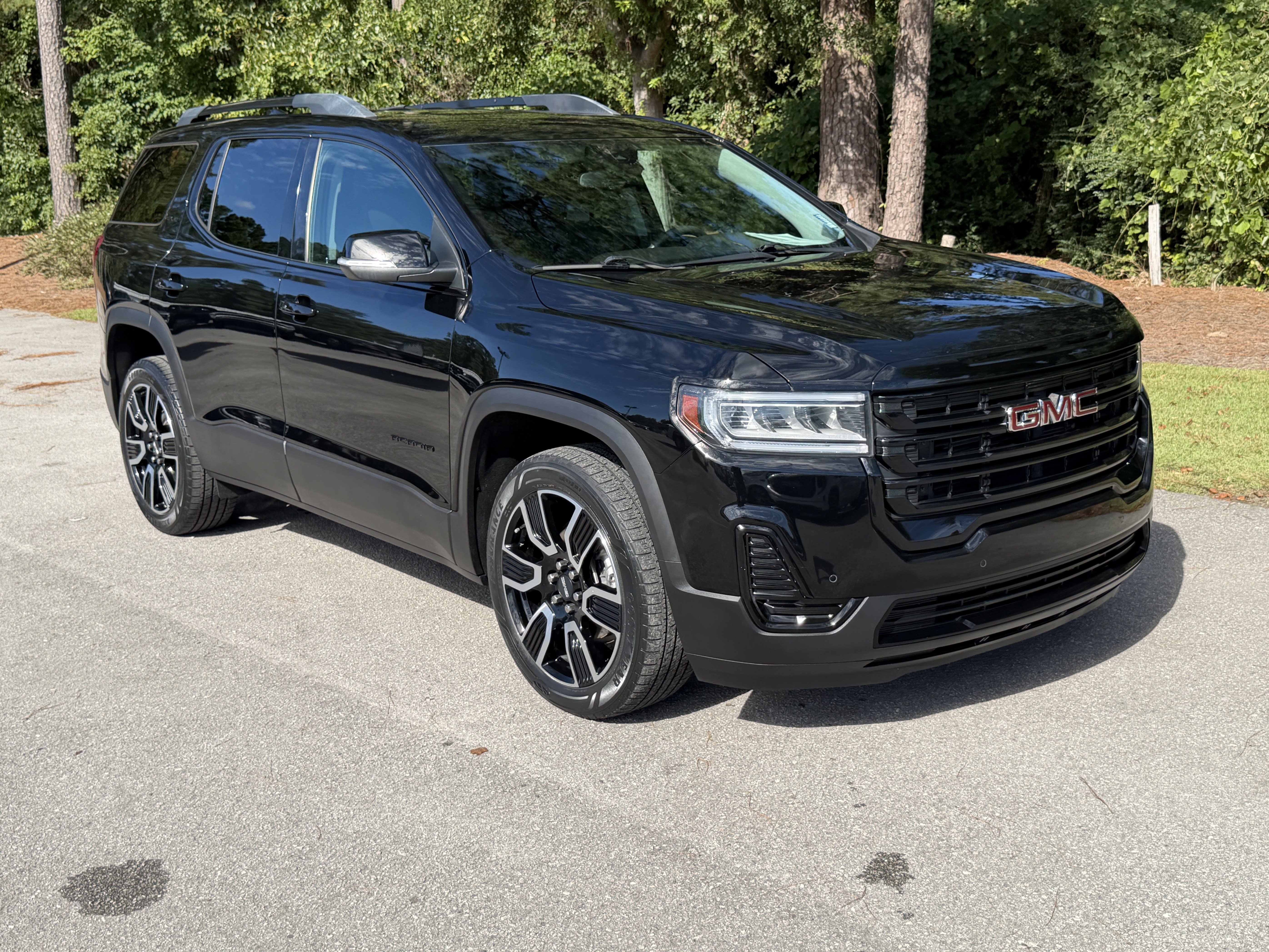Used 2021 GMC Acadia SLE w/ Driver Convenience Package FWD image 10
