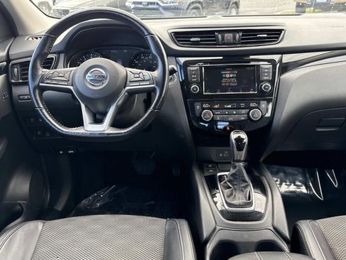 Used 2022 Nissan Rogue Sport SV w/ Technology Package image 8