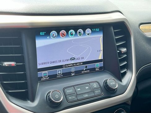 Used 2019 GMC Acadia Denali w/ Technology Package FWD image 13