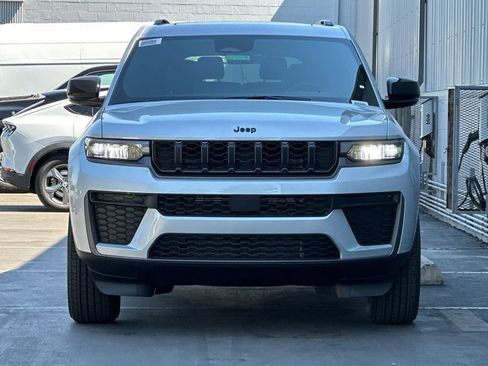 New 2026 Jeep Grand Cherokee L 4WD image 9