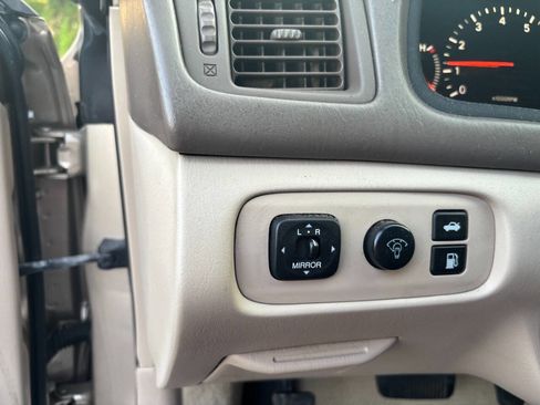 Used 2001 Lexus ES 330 FWD image 35