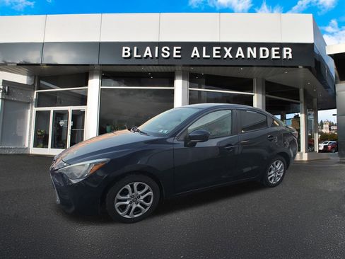 Used 2018 Toyota Yaris iA image 9