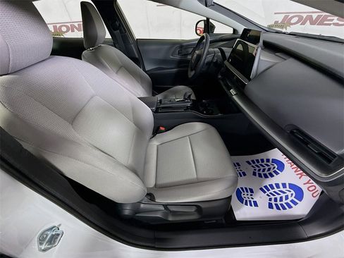 Used 2026 Toyota Prius LE image 27