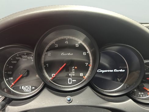 Used 2011 Porsche Cayenne Turbo AWD/4WD image 17