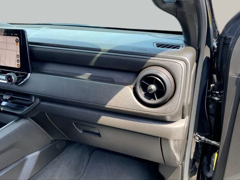 Used 2023 Chevrolet Colorado Trail Boss w/ Technology Package AWD/4WD image 17