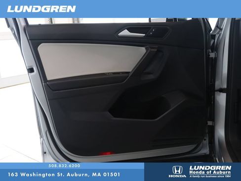 Used 2021 Volkswagen Tiguan SE AWD/4WD image 9
