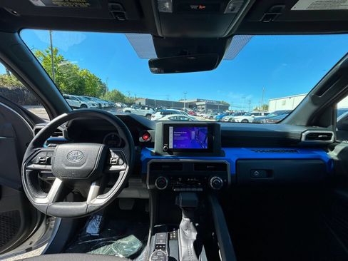 Used 2025 Toyota Tacoma TRD Off-Road AWD/4WD image 23