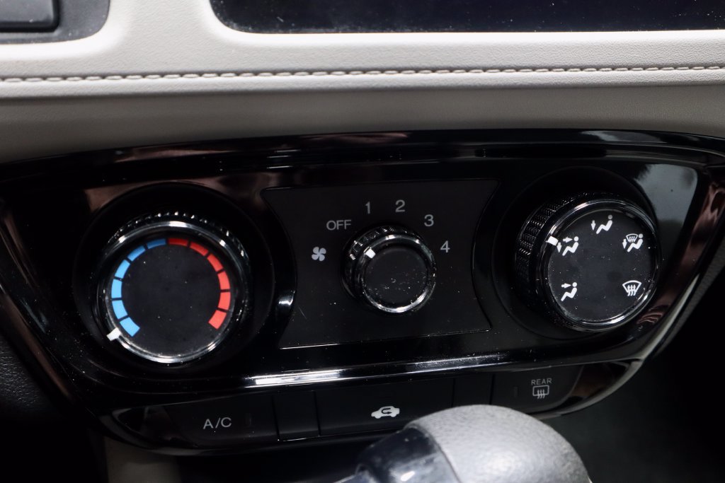 Used 2020 Honda HR-V LX image 32