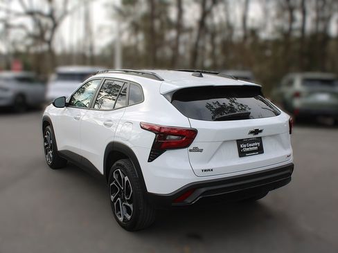 Used 2024 Chevrolet Trax RS image 7