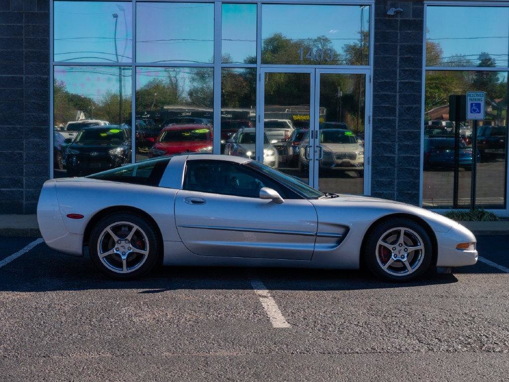 Used 1997 Chevrolet Corvette Coupe w/ Memory Pkg RWD image 2