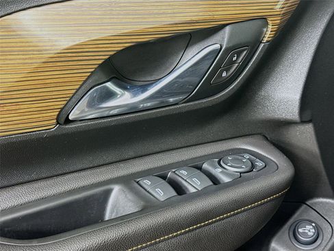 Used 2021 GMC Terrain SLE w/ Driver Convenience Package image 19